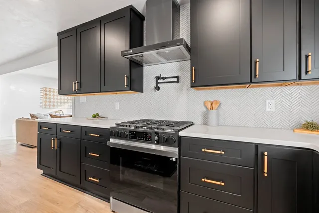 $779,900 | 3660 County Road South, Little Suamico, WI 54141