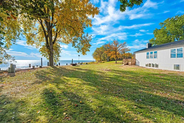 $779,900 | 3660 County Road South, Little Suamico, WI 54141