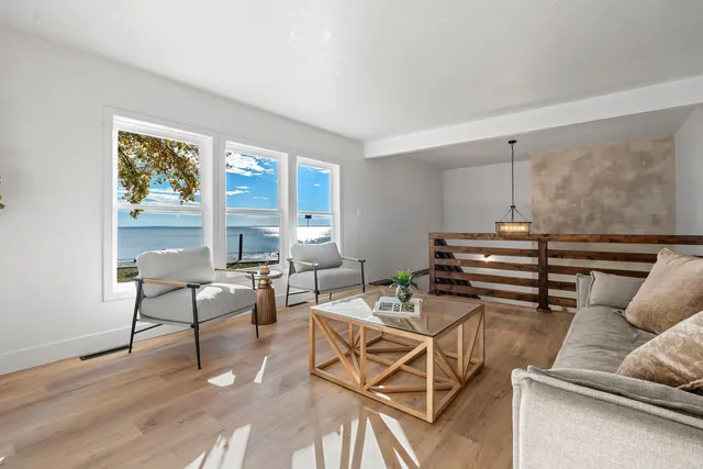 $779,900 | 3660 County Road South, Little Suamico, WI 54141