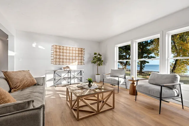 $779,900 | 3660 County Road South, Little Suamico, WI 54141