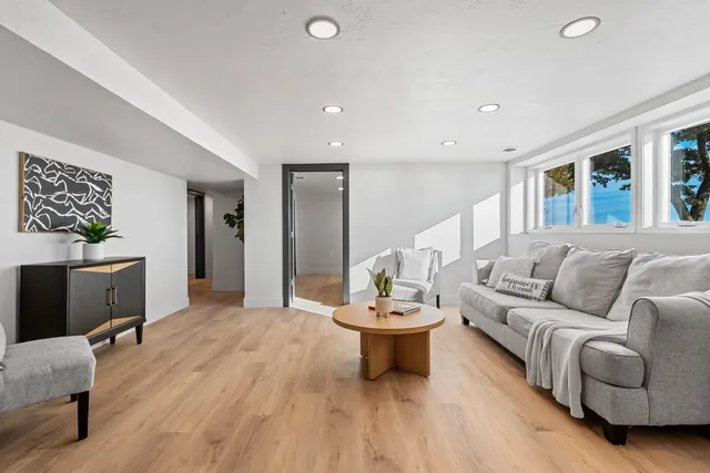 $779,900 | 3660 County Road South, Little Suamico, WI 54141