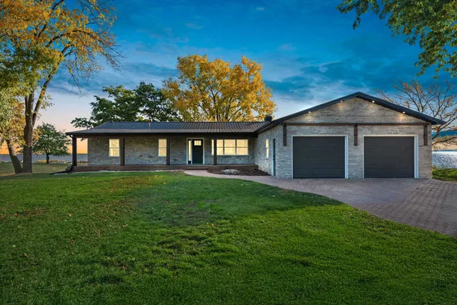 $779,900 | 3660 County Road South, Little Suamico, WI 54141