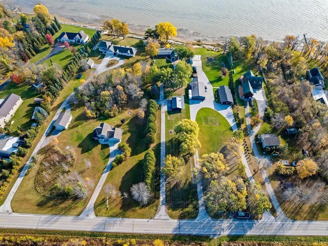 $779,900 | 3660 County Road South, Little Suamico, WI 54141