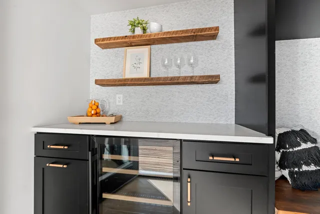 $779,900 | 3660 County Road South, Little Suamico, WI 54141