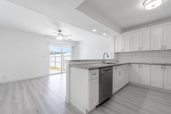 $2,800 | 7500 Northwest 75th Street, Tamarac, FL 33321