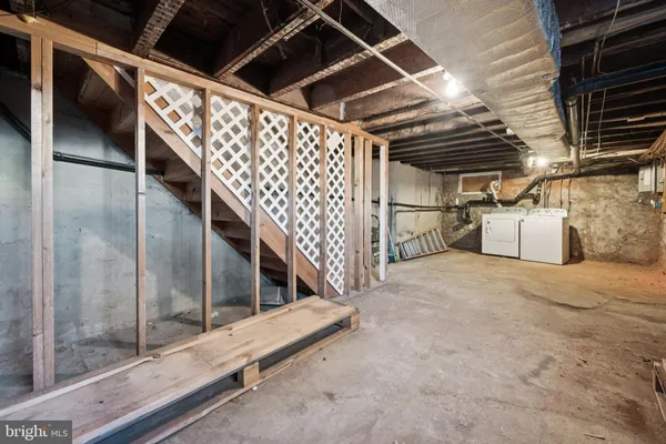 $1,975 | 138 North King Street, Gloucester City, NJ 08030