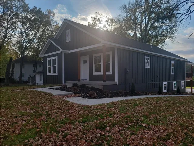 $380,000 | 1400 South Dodgion Avenue, Independence, MO 64055