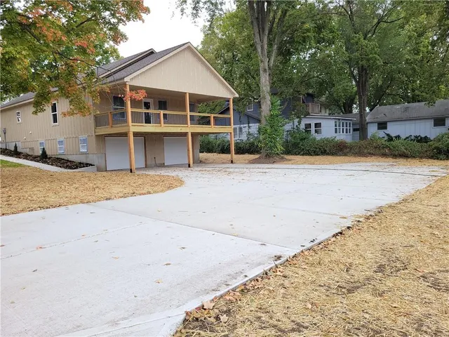 $380,000 | 1400 South Dodgion Avenue, Independence, MO 64055