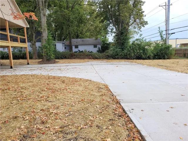 $380,000 | 1400 South Dodgion Avenue, Independence, MO 64055