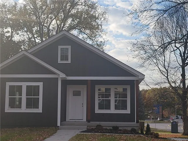 $380,000 | 1400 South Dodgion Avenue, Independence, MO 64055