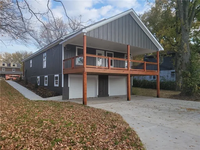 $380,000 | 1400 South Dodgion Avenue, Independence, MO 64055