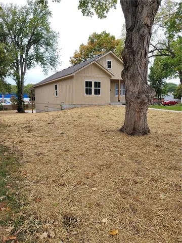 $380,000 | 1400 South Dodgion Avenue, Independence, MO 64055