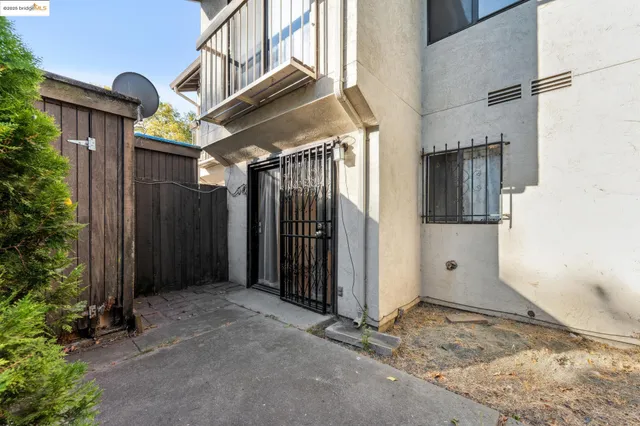 $388,000 | 9663 Elmview Drive, Oakland, CA 94603