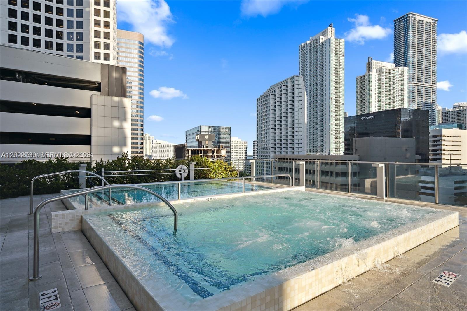 68 Southeast 6th Street, Unit 810 Miami, FL 33131 - Photo 25 of 33
