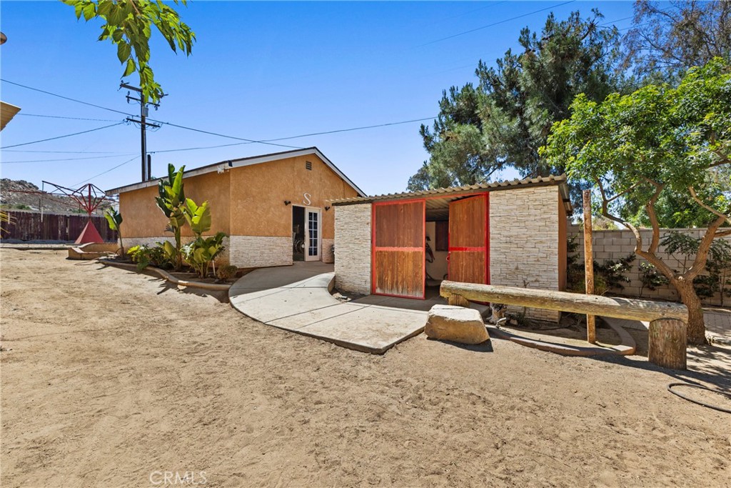 19345 Warren Road Riverside, CA 92508 - Photo 38 of 72 Studio and Saddle storage barn