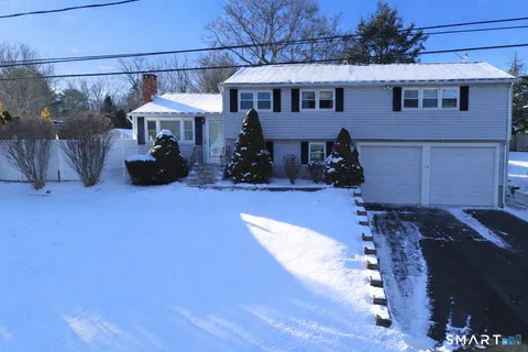 $480,000 | 19 Evergreen Drive, Clinton, CT 06413