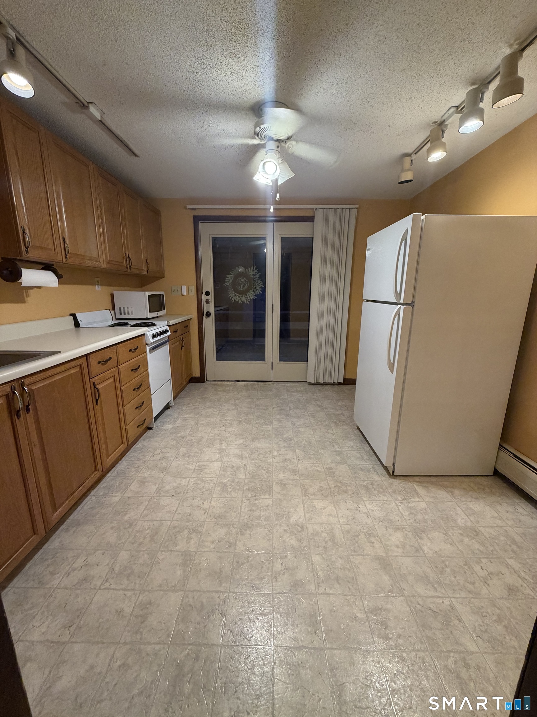 19 Evergreen Drive Clinton, CT 06413 - Photo 22 of 30 In-Law Kitchen