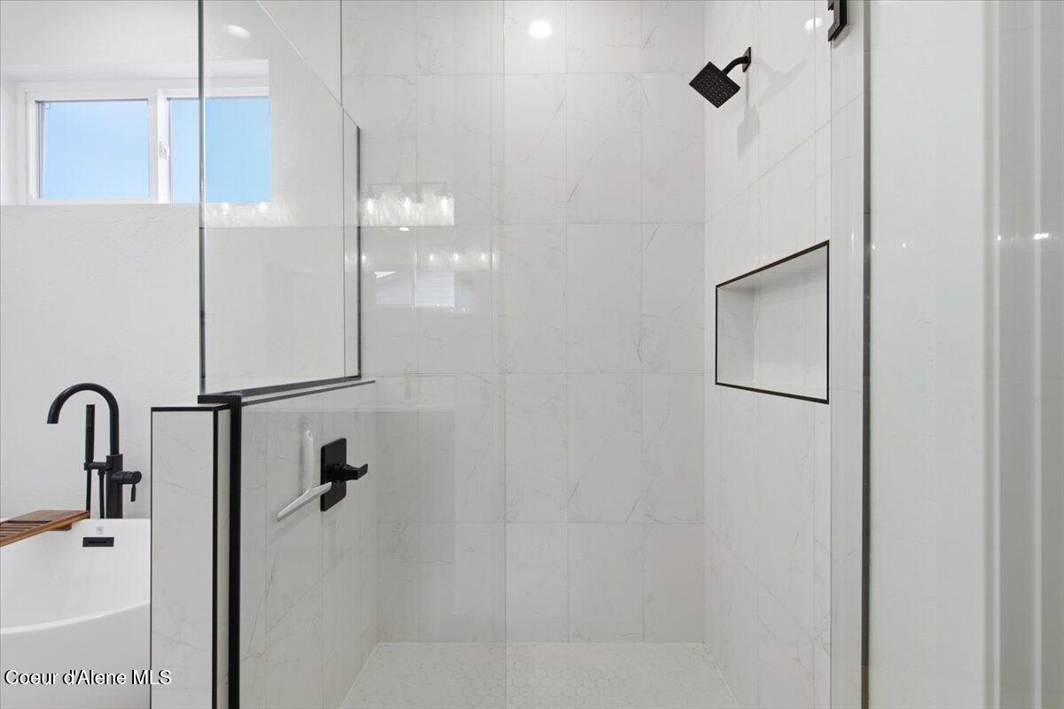 6696 West Portrush Drive Rathdrum, ID 83858 - Photo 30 of 50 Primary Bathroom