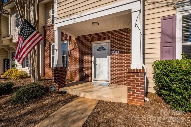 $260,000 | 8422 Chaceview Court, Charlotte, NC 28269