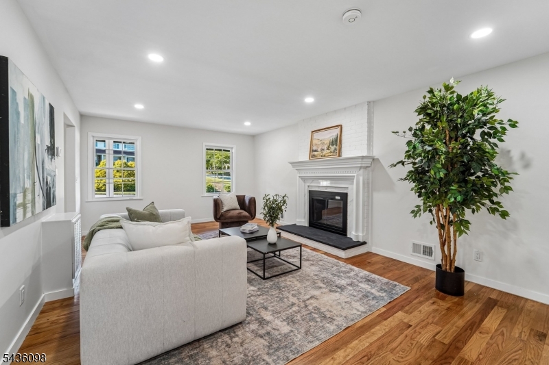 14 Witkowski Way Wayne, NJ 07470 - Photo 14 of 37