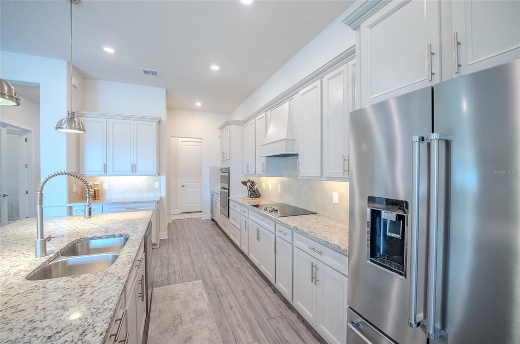 9394 Southwest 60th Ln Road Ocala, FL 34481 - Photo 10 of 42