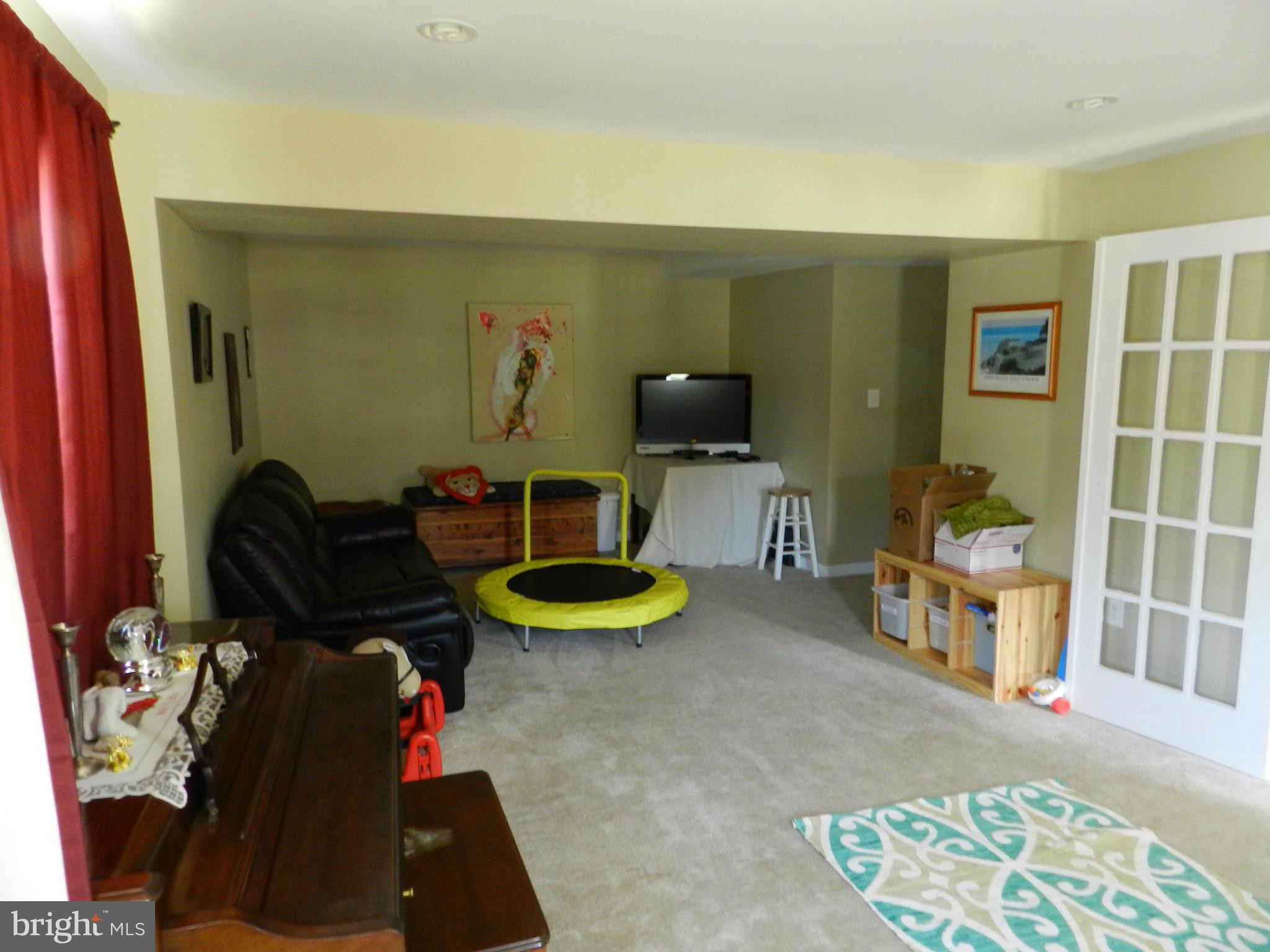 4219 Bel Pre Road Rockville, MD 20853 - Photo 8 of 21 Interior (General)