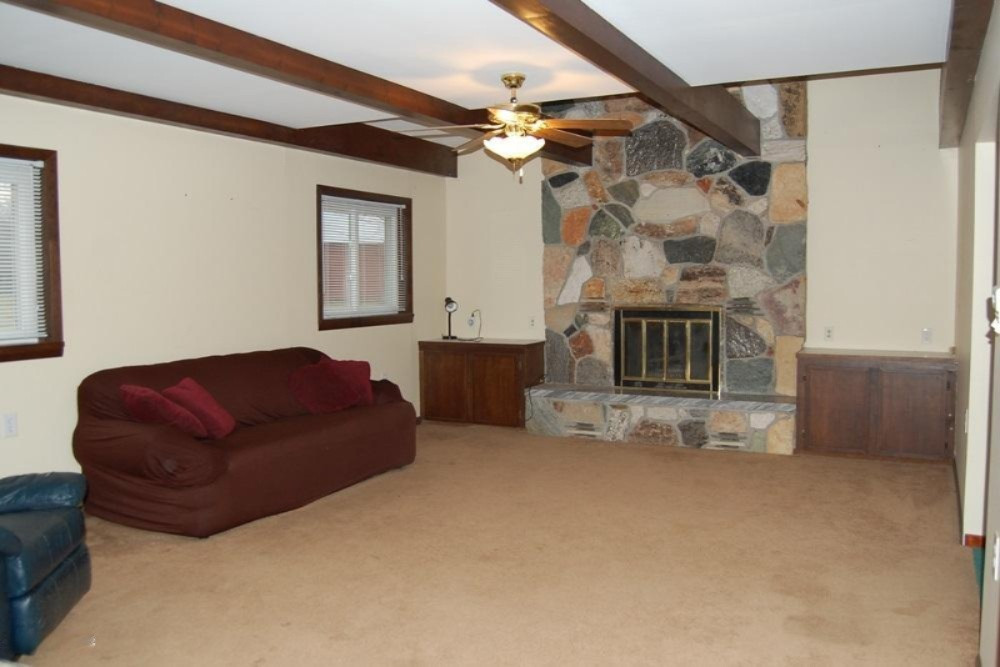 16336 Polk Road Stanwood, MI 49346 - Photo 5 of 13 5 Living Room