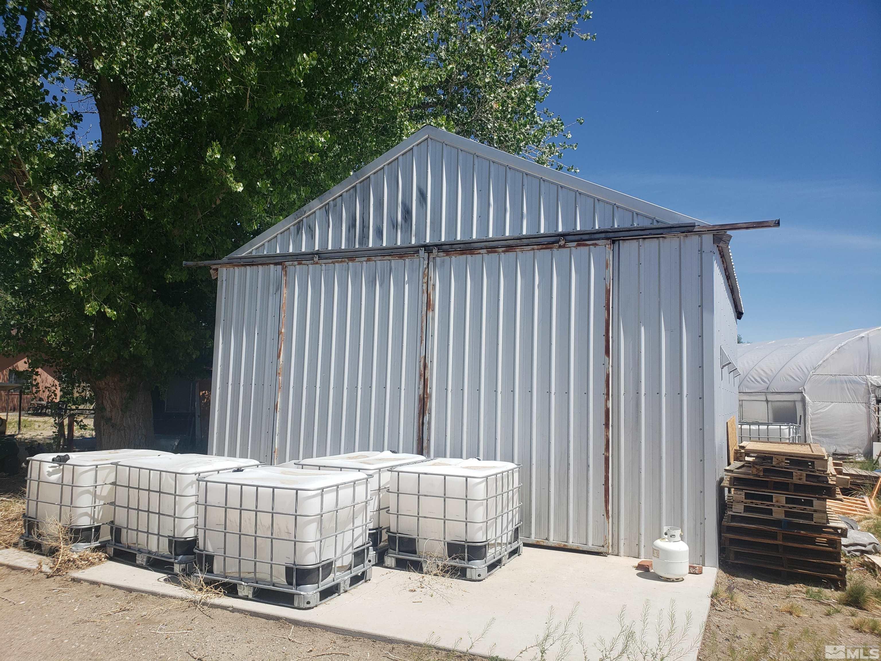 4044 Schurz Highway Fallon, NV 89406 - Photo 12 of 29 a backyard of a house