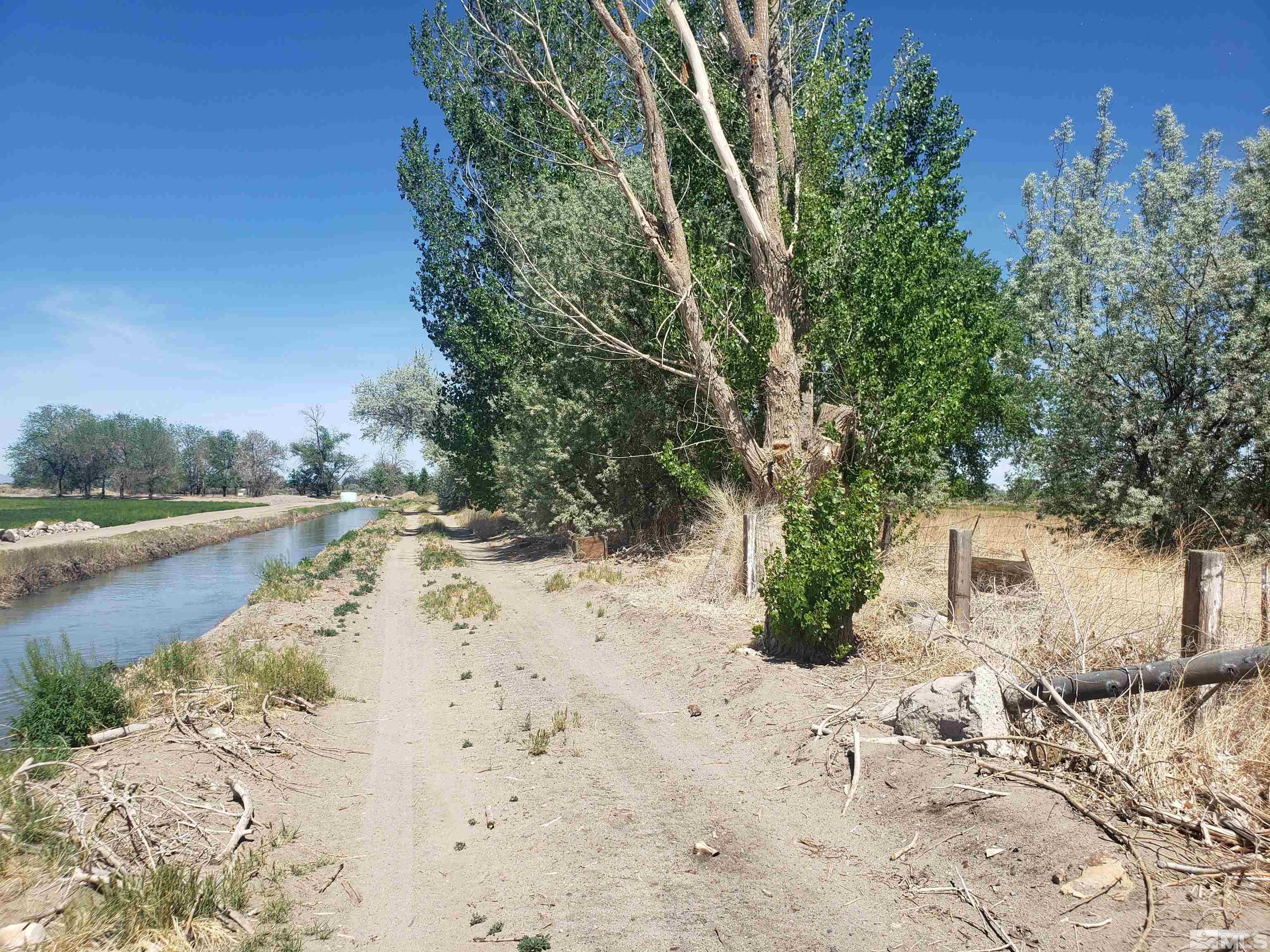 4044 Schurz Highway Fallon, NV 89406 - Photo 19 of 29 a view of a lake with a beach