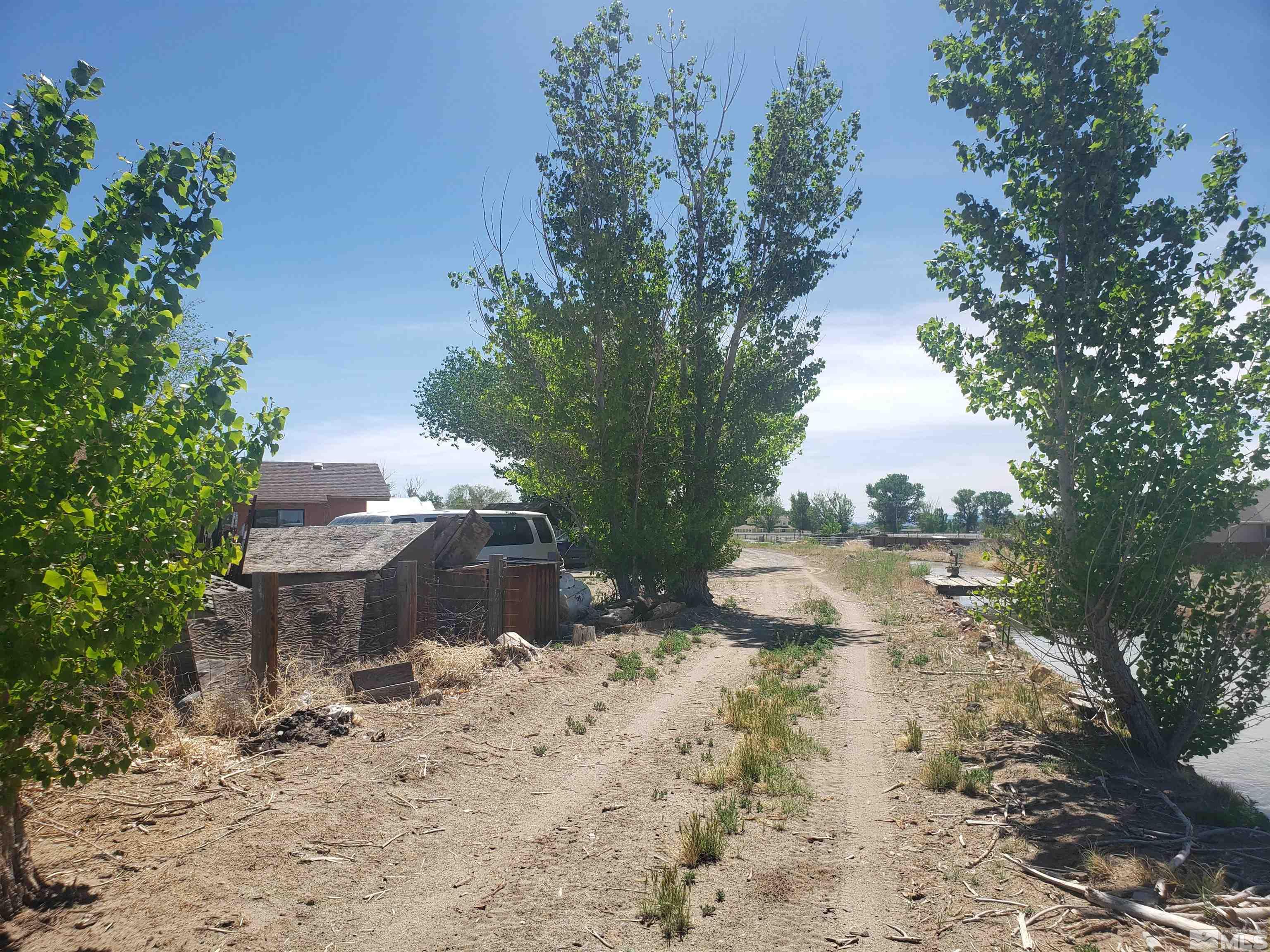 4044 Schurz Highway Fallon, NV 89406 - Photo 27 of 29 a view of a lake with a mountain