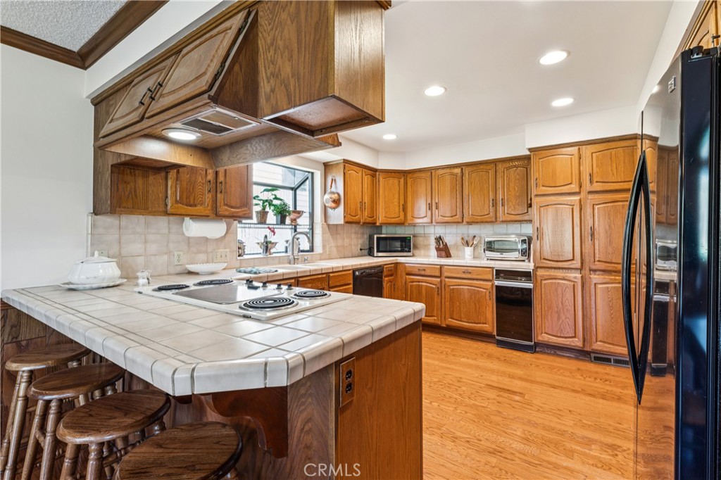 524 Golf Course Road Lake Arrowhead, CA 92352 - Photo 15 of 71