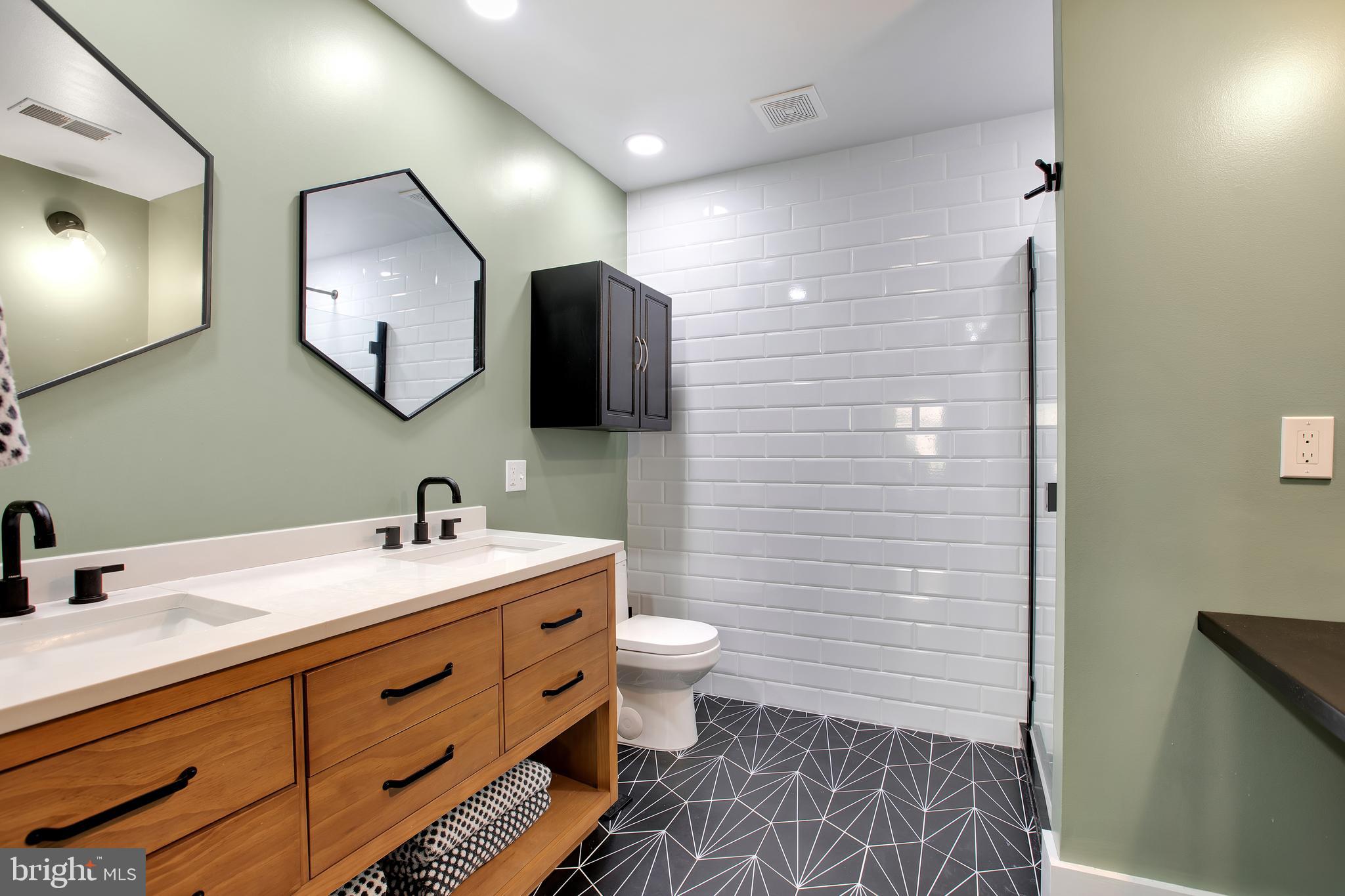 1440 Church Street Northwest, Unit 304 Washington, DC 20005 - Photo 12 of 33