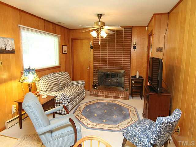 5649 Guess Road Durham, NC 27712 - Photo 4 of 12 Den/Family/Great Room