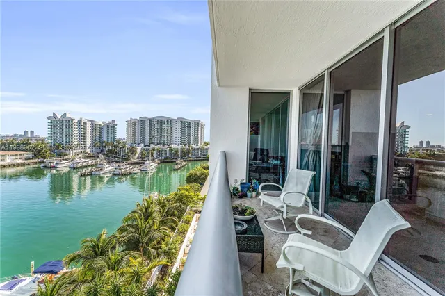 $575,700 | 7929 West Drive, Unit 702, North Bay Village, FL 33141