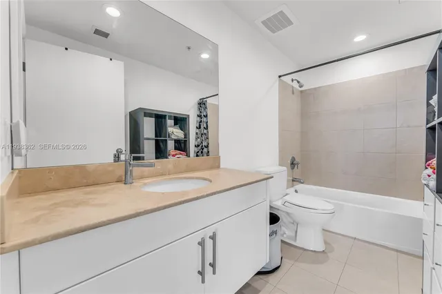 $575,700 | 7929 West Drive, Unit 702, North Bay Village, FL 33141