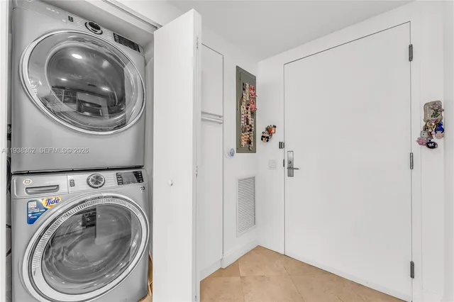 $575,700 | 7929 West Drive, Unit 702, North Bay Village, FL 33141