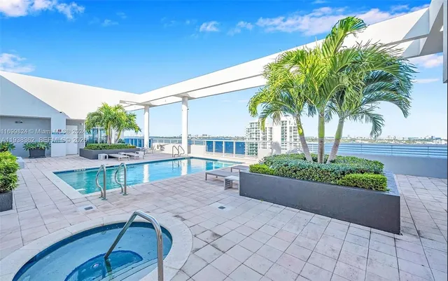 $575,700 | 7929 West Drive, Unit 702, North Bay Village, FL 33141