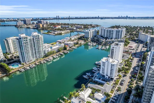 $575,700 | 7929 West Drive, Unit 702, North Bay Village, FL 33141