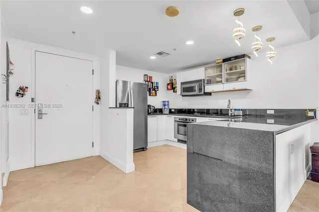 $575,700 | 7929 West Drive, Unit 702, North Bay Village, FL 33141