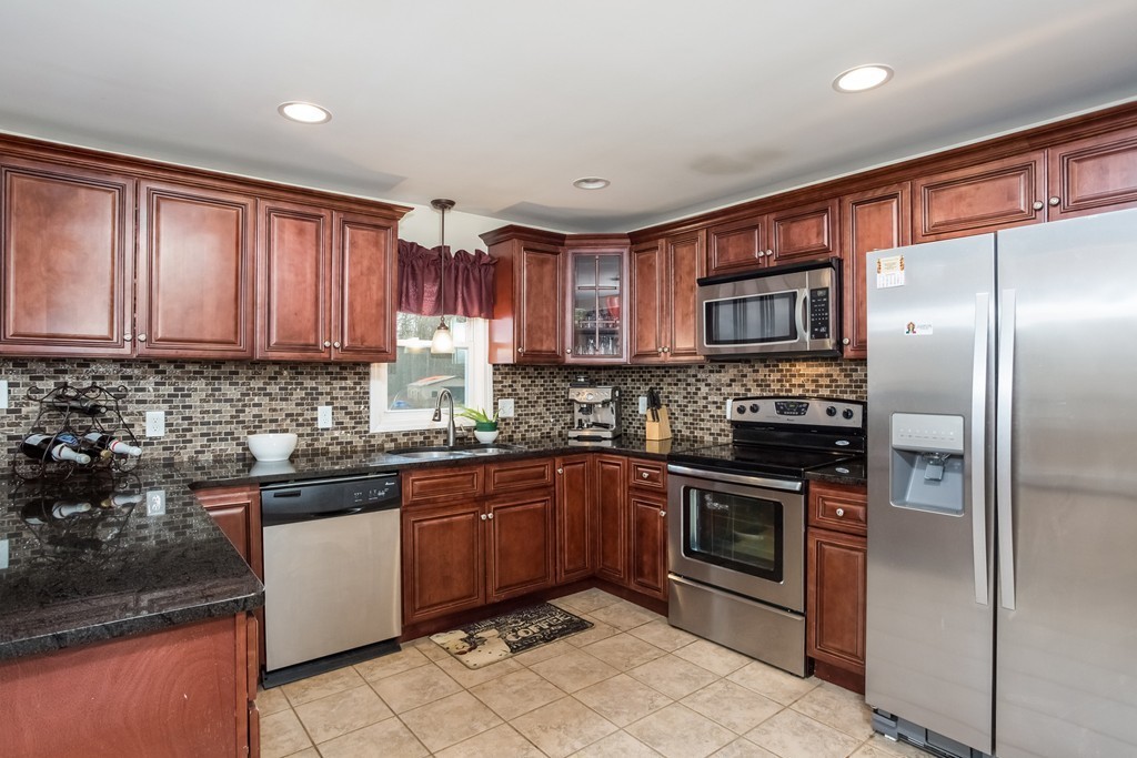 953 Walnut Plain Road Rochester, MA 02770 - Photo 12 of 28 Gallery Image 12