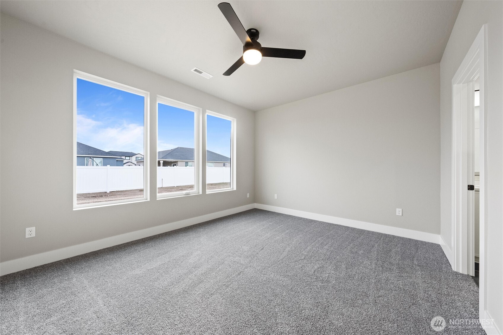 1264 E Mount Othello, WA 99344 - Photo 14 of 35 a view of an empty room with a window