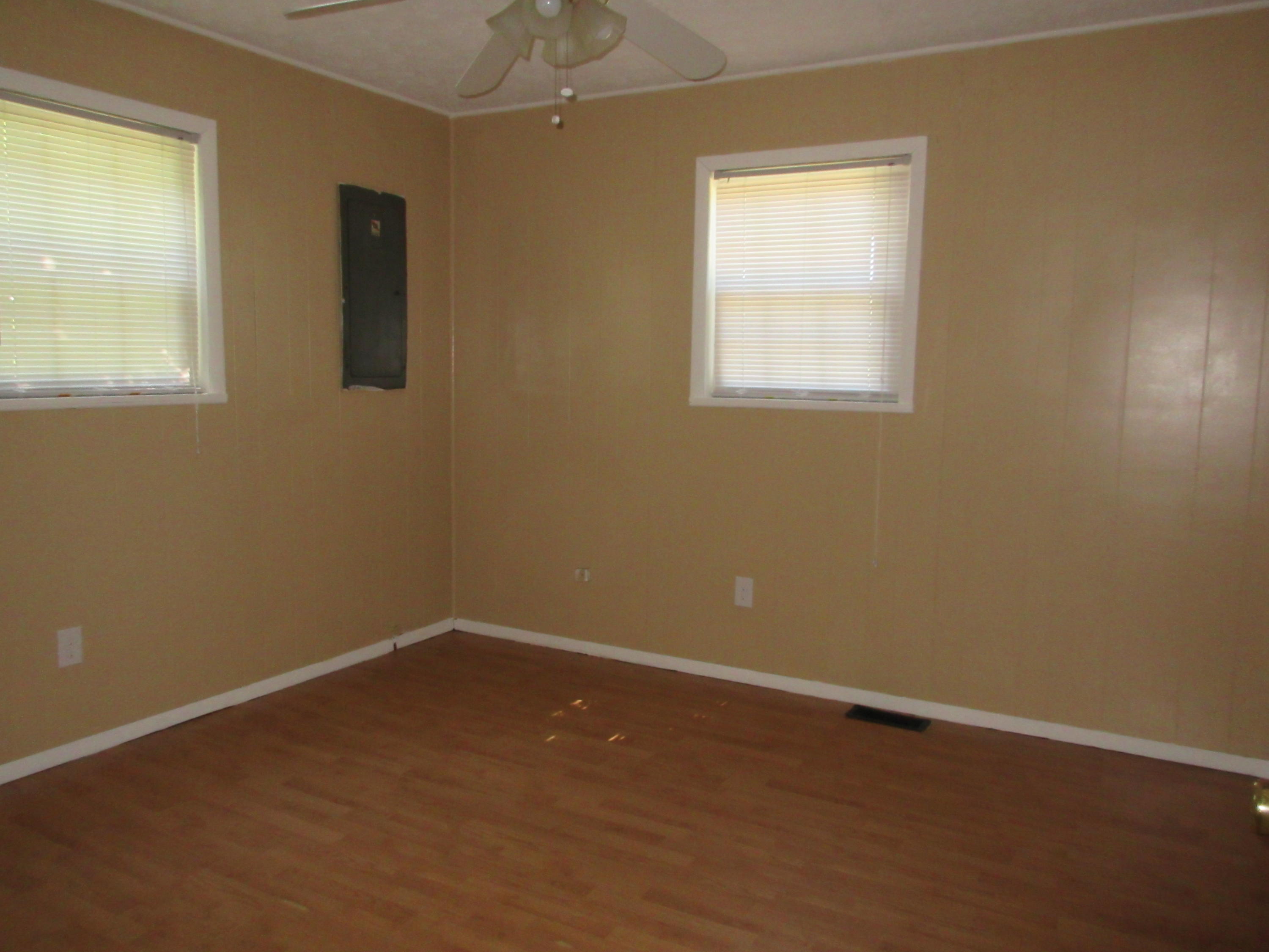 314 Hillside Road Oakdale, TN 37829 - Photo 13 of 28 IMG_4604
