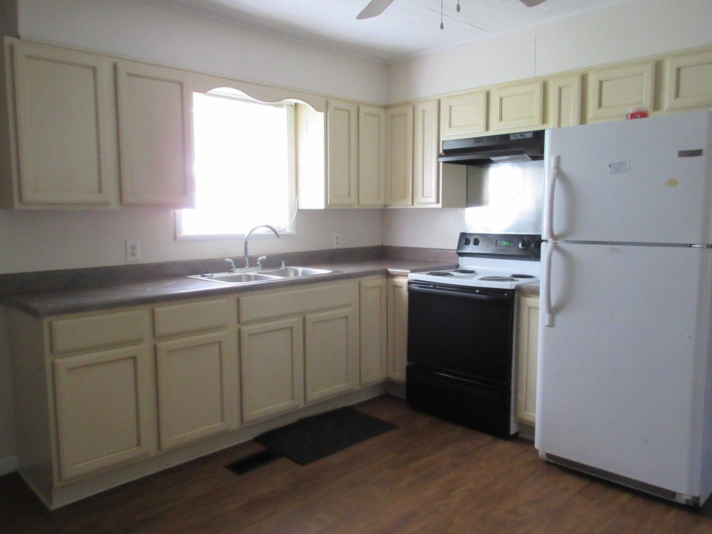 314 Hillside Road Oakdale, TN 37829 - Photo 16 of 28 Kitchen