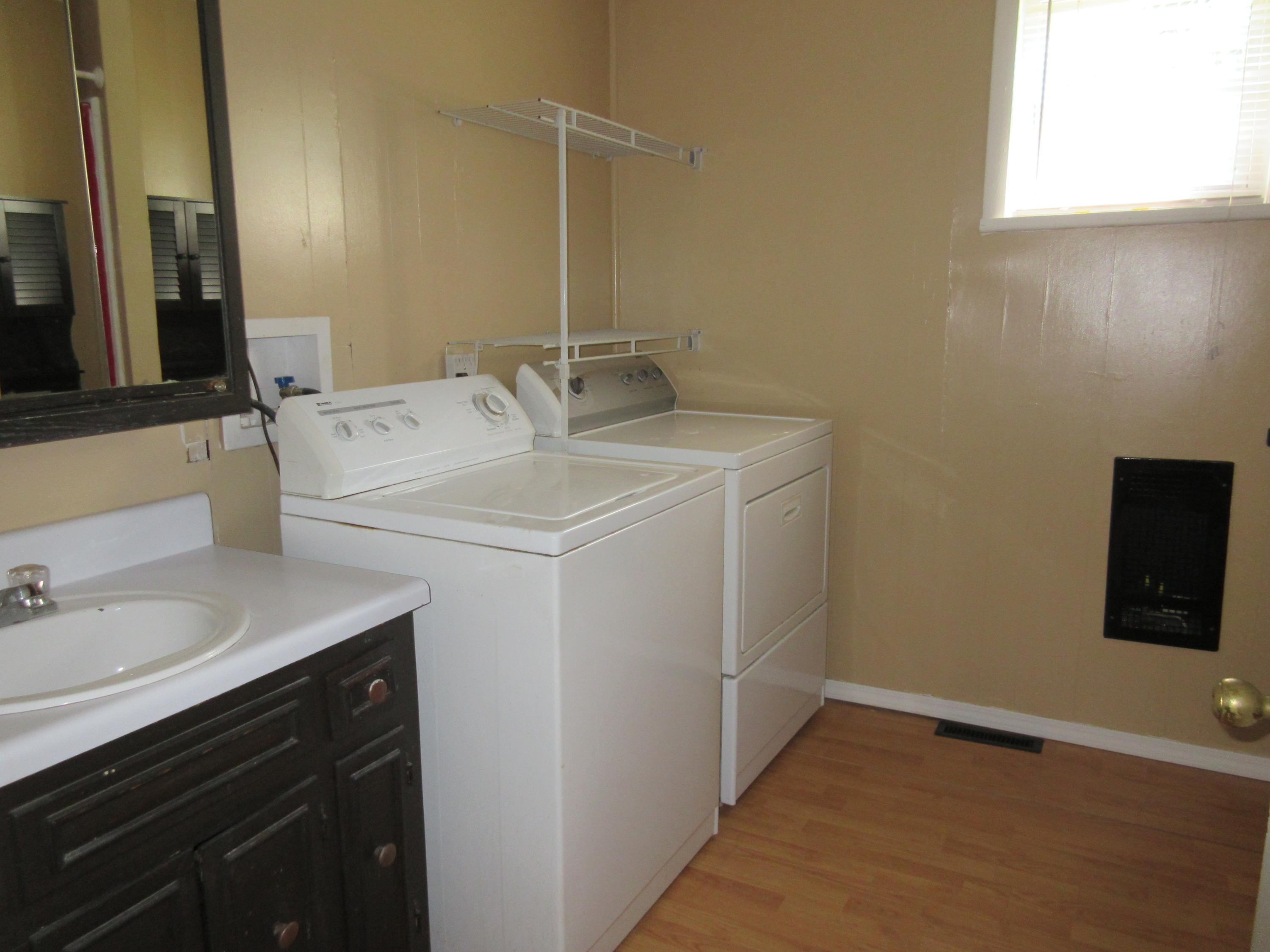 314 Hillside Road Oakdale, TN 37829 - Photo 24 of 28 Bathroom