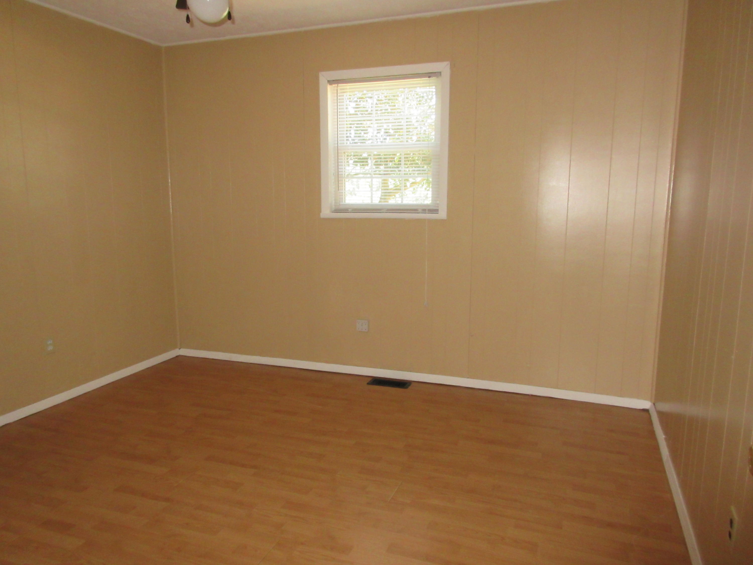 314 Hillside Road Oakdale, TN 37829 - Photo 10 of 28 Master bedroom