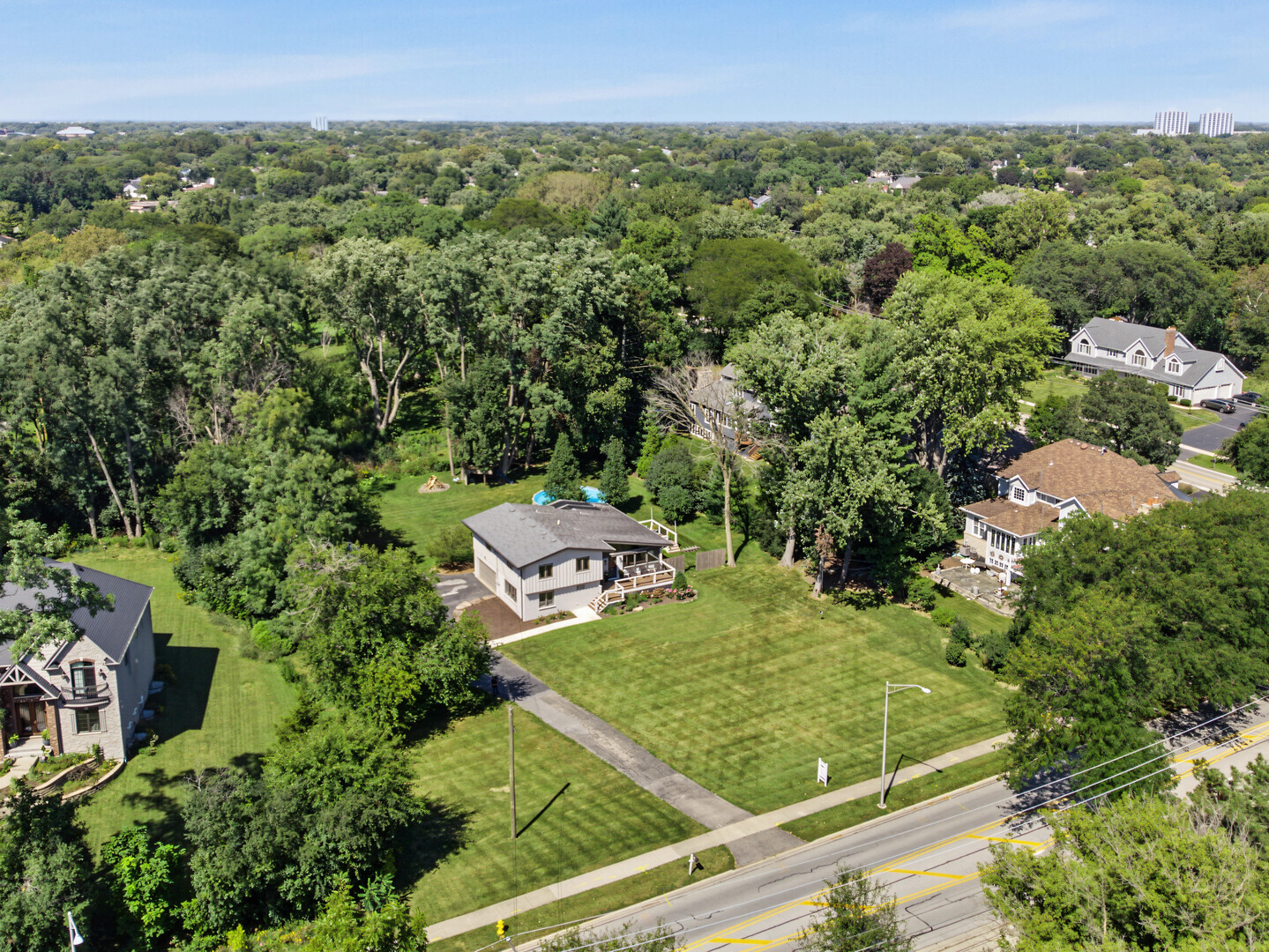 1525 West Wiesbrook Road Wheaton, IL 60189 - Photo 35 of 40 Gallery Image 35