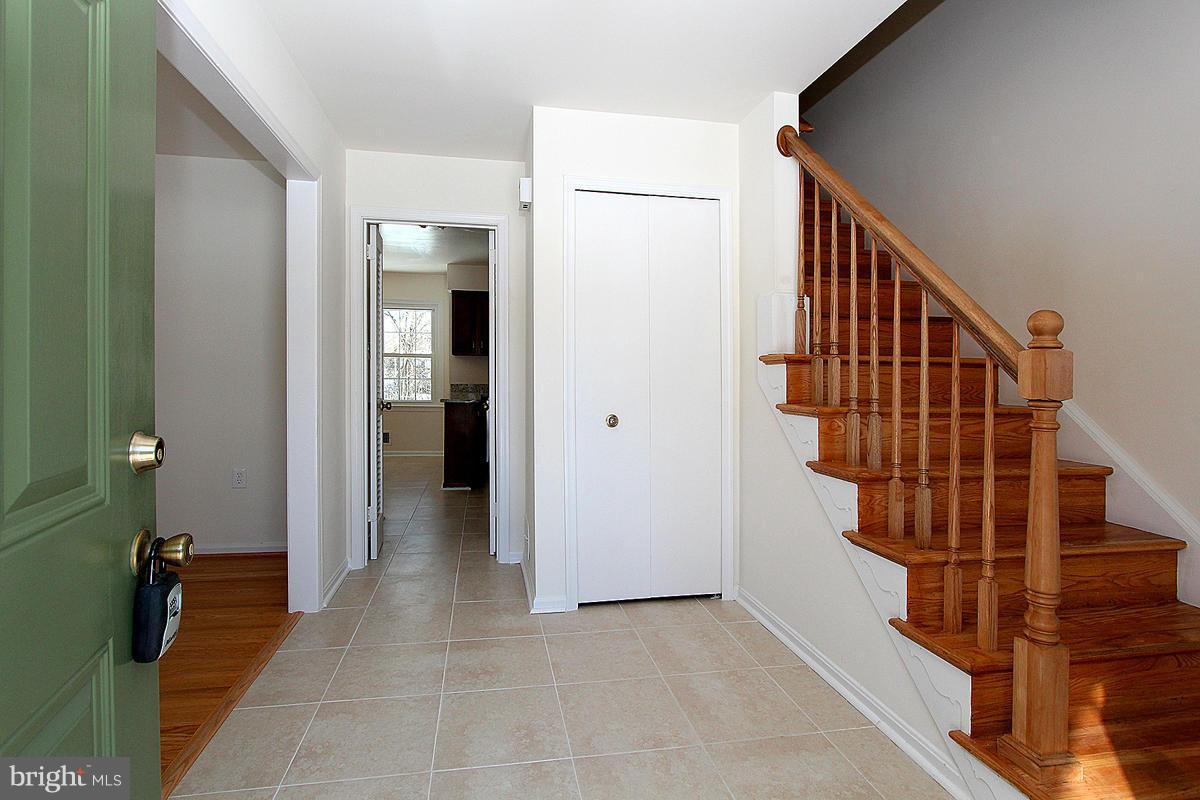 1817 Chapel Hill Road Silver Spring, MD 20906 - Photo 3 of 30 Foyer