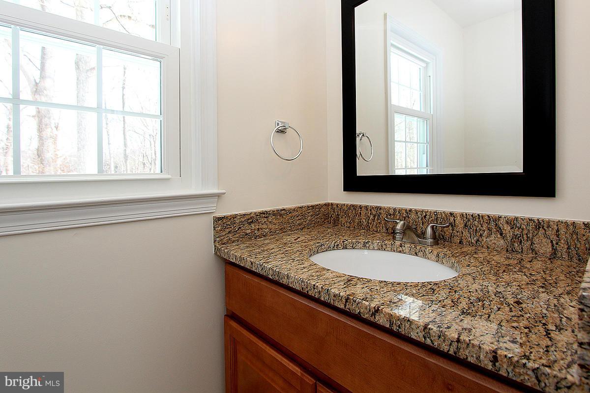 1817 Chapel Hill Road Silver Spring, MD 20906 - Photo 4 of 30 Bath