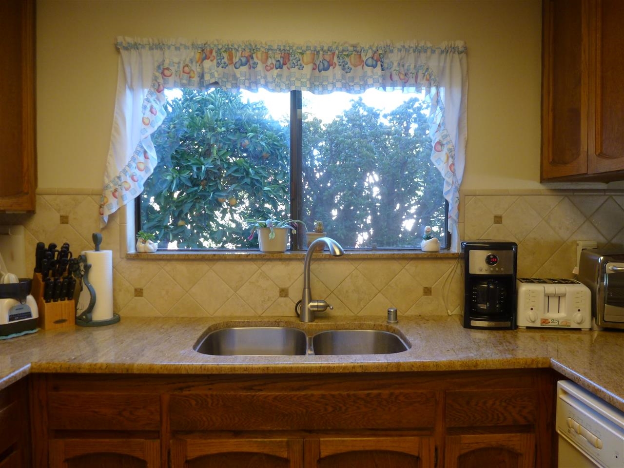 1978 Rohn Road Escondido, CA 92025 - Photo 6 of 22 Gallery Image 6