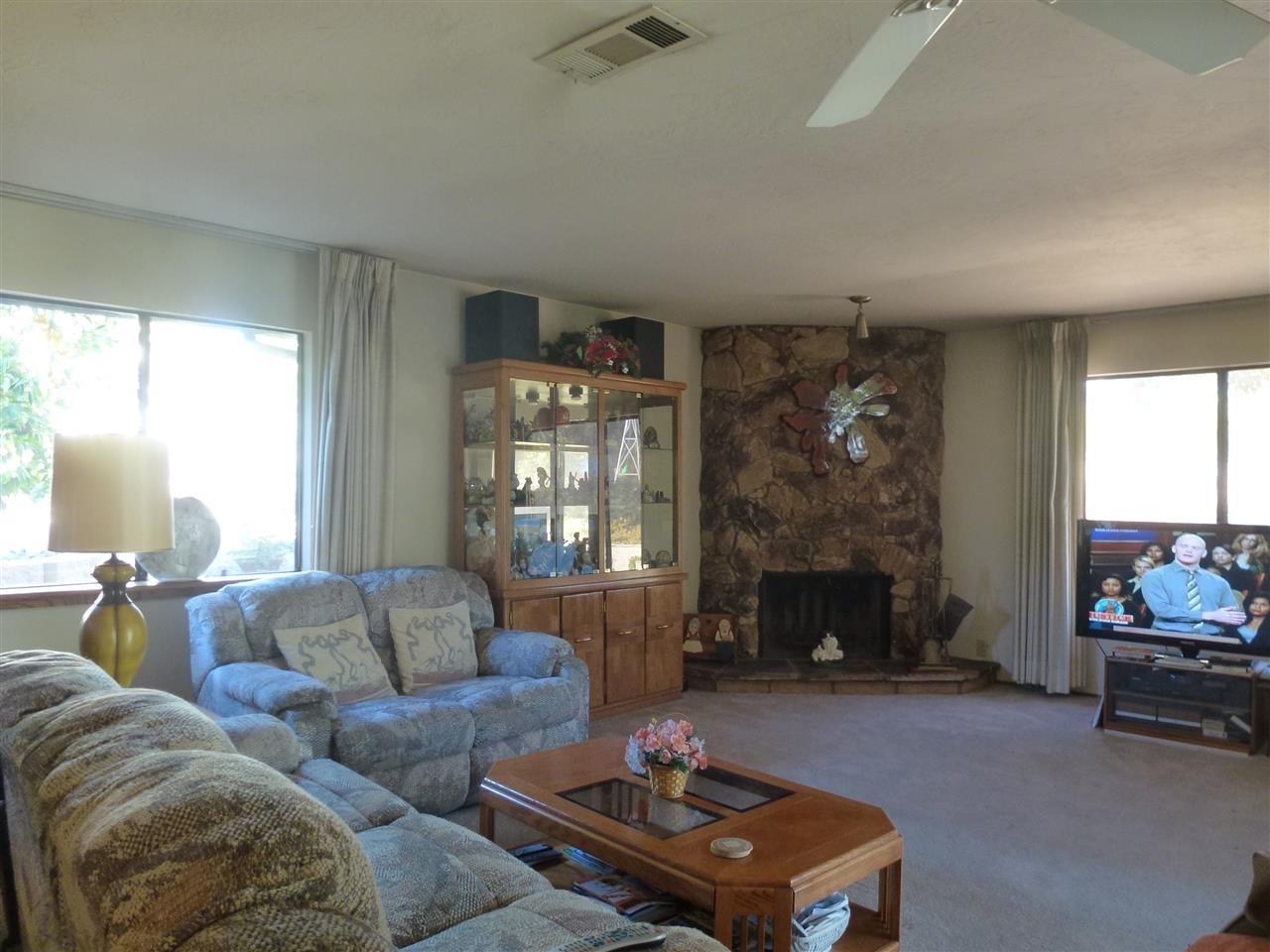 1978 Rohn Road Escondido, CA 92025 - Photo 9 of 22 Gallery Image 9